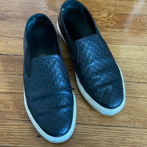 Gucci Other - Mens gucci slip on
